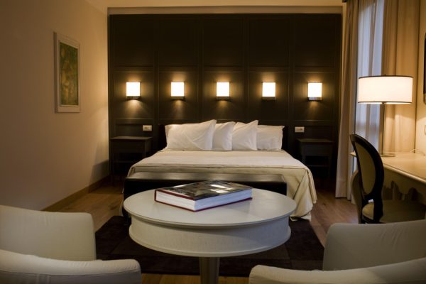 Deluxe-room-1024x682